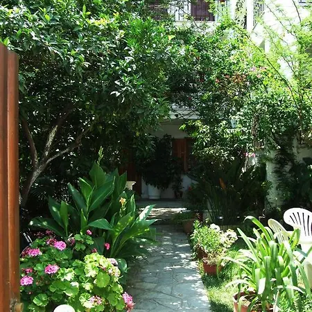 Konukevi Fotinos House 3*