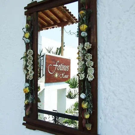 Konukevi Fotinos House İskados